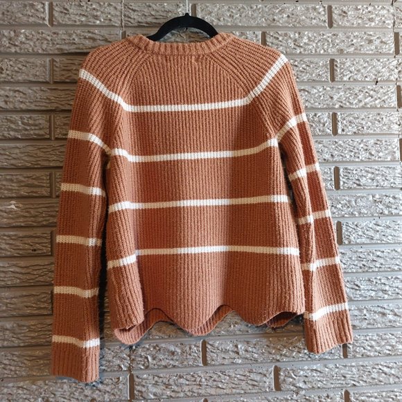 Scallop Cropped Sweater | Size M | Gold with Cream Stripes - Picture 2 of 3